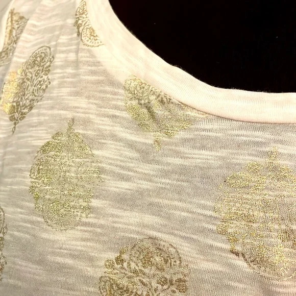 Like new t-shirt - Picture 2 of 5